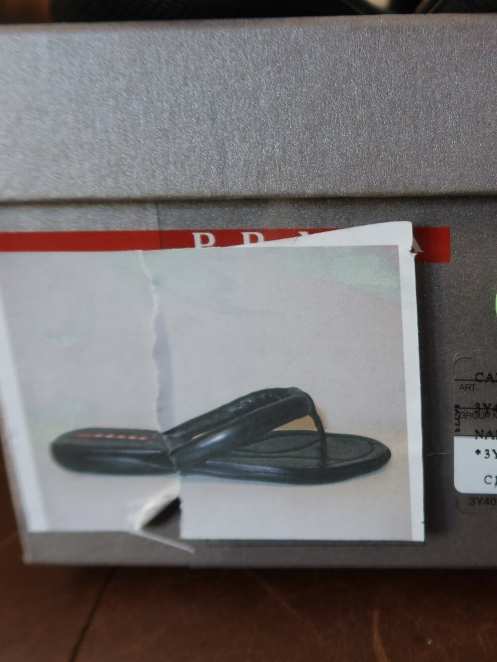 Vintage Prada black leather "Calzature Donna" thong sandals size 6M with box - Picture 11 of 12